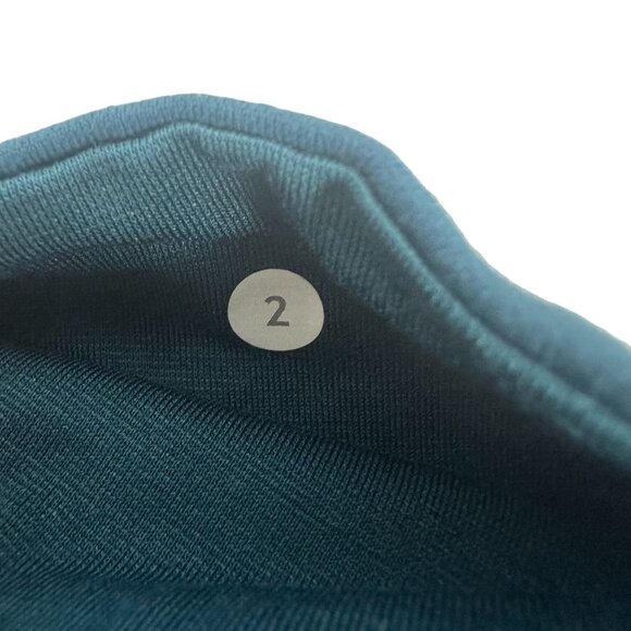 Lululemon Like New Womens Yoga Pants Size 2 Black & Blue Stretchy & Comfortable - Picture 4 of 5